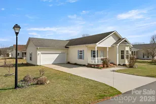 403 Sassafras Dr, Hendersonville, NC 28739 - Photo 1