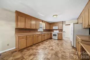 4698 Forest View Rd, Blacksburg, SC 29702 - Photo 13