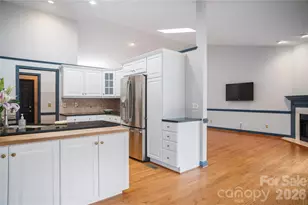 105 Fairway Knoll Dr, Hendersonville, NC 28739 - Photo 33