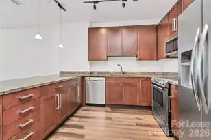 215 Pine Street N, Charlotte, NC 28202 - Photo 3