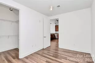 215 Pine Street N, Charlotte, NC 28202 - Photo 11