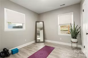 1933 Bentley Pl, Charlotte, NC 28205 - Photo 11