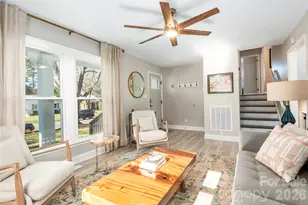 1933 Bentley Pl, Charlotte, NC 28205 - Photo 5