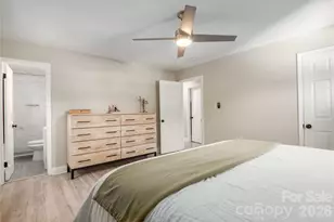 1933 Bentley Pl, Charlotte, NC 28205 - Photo 15