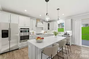 4138 Vis Pne Dr, Charlotte, NC 28215 - Photo 9