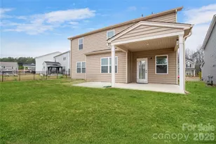 17010 Dogwood Crk Ln, Charlotte, NC 28278 - Photo 3