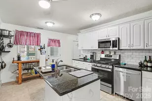 116 Brooks Dr, Stanley, NC 28164 - Photo 9