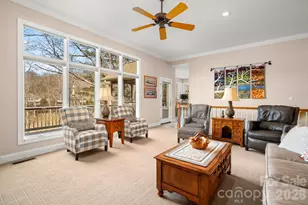 1410 Mountain Meadow Dr, Hendersonville, NC 28739 - Photo 11