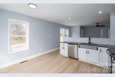 1010 E Catawba Street, Lincolnton, NC 28092 - Photo 11