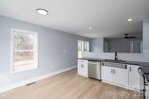 1010 E Catawba St, Lincolnton, NC 28092 - Photo 11