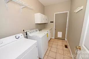 5505 Creek Point Dr, Hickory, NC 28601 - Photo 13