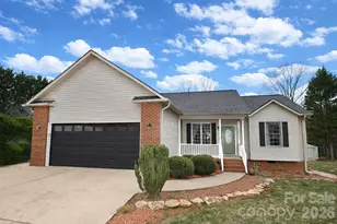 5505 Creek Point Dr, Hickory, NC 28601 - Photo 1