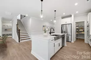 4133 Vis Pne Dr, Charlotte, NC 28215 - Photo 7