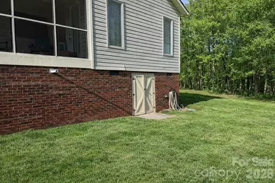 411 27th Avenue Circle NW, Hickory, NC 28601 - Photo 5