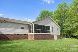 411 27th Ave Cir NW, Hickory, NC 28601 - Photo 3