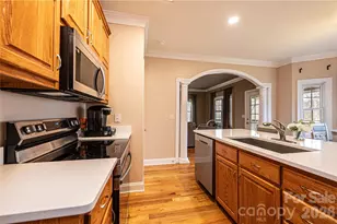 2640 Ironwood Dr, Hickory, NC 28602 - Photo 9