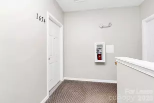 1654 Walnut View Dr, Charlotte, NC 28208 - Photo 5