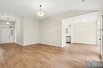 10327 Creswell Court, Charlotte, NC 28215 - Photo 9