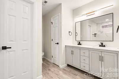 10327 Creswell Court, Charlotte, NC 28215 - Photo 19