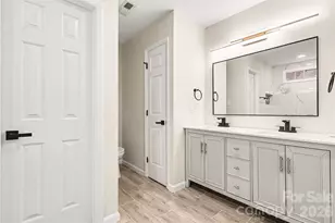 10327 Creswell Ct, Charlotte, NC 28215 - Photo 19