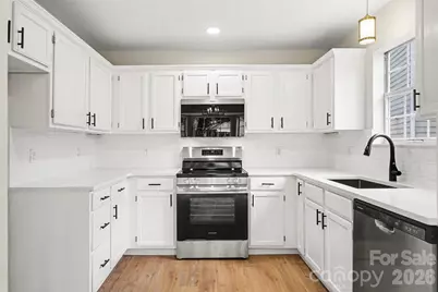 10327 Creswell Court, Charlotte, NC 28215 - Photo 15