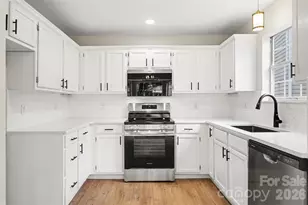 10327 Creswell Ct, Charlotte, NC 28215 - Photo 15