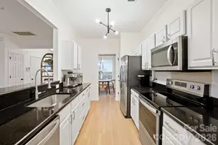 885 Autumn Rain Ln, Charlotte, NC 28209 - Photo 5