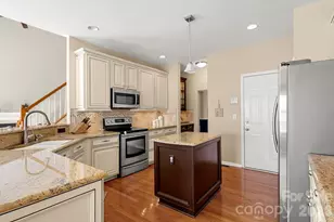 9222 Hickory Tree Ln, Charlotte, NC 28277 - Photo 3