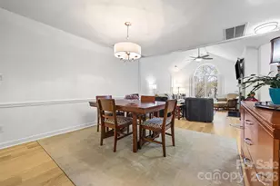 7439 Hurstbourne Green Dr, Charlotte, NC 28277 - Photo 9