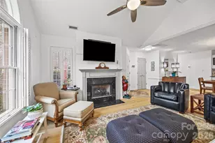 7439 Hurstbourne Green Dr, Charlotte, NC 28277 - Photo 3