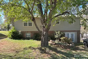 621 E 11th St, Newton, NC 28658 - Photo 3