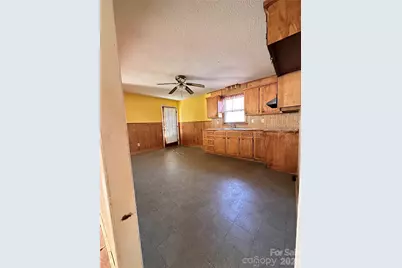 621 E 11th Street, Newton, NC 28658 - Photo 11
