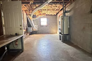 621 E 11th St, Newton, NC 28658 - Photo 31