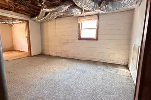 621 E 11th St, Newton, NC 28658 - Photo 27