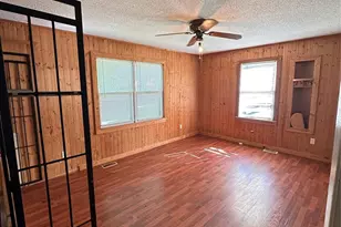 621 E 11th St, Newton, NC 28658 - Photo 9