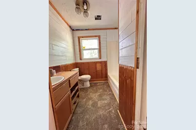 621 E 11th Street, Newton, NC 28658 - Photo 15