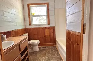 621 E 11th St, Newton, NC 28658 - Photo 15