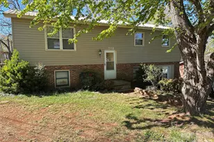621 E 11th St, Newton, NC 28658 - Photo 1