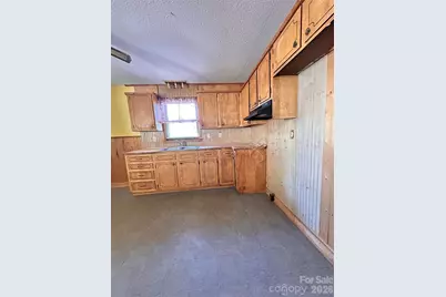 621 E 11th Street, Newton, NC 28658 - Photo 13