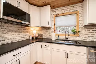 110 Windsor St, Connelly Springs, NC 28612 - Photo 9