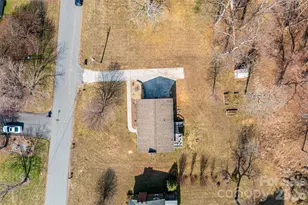 110 Windsor St, Connelly Springs, NC 28612 - Photo 35