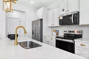 2413 Morgan Hls Dr, Albemarle, NC 28001 - Photo 5