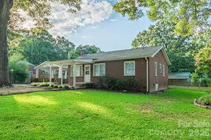 5212 Wales St, Charlotte, NC 28269 - Photo 3