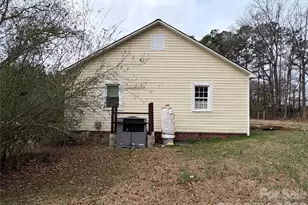 5978 Gold Mine Hwy, Kershaw, SC 29067 - Photo 9