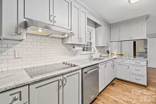 7620 Covey Chase Dr, Charlotte, NC 28210 - Photo 13