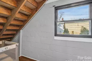 609 Edgewood Ave, Hendersonville, NC 28792 - Photo 17