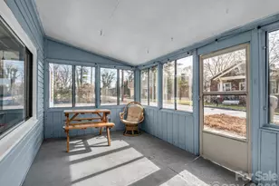 609 Edgewood Ave, Hendersonville, NC 28792 - Photo 3