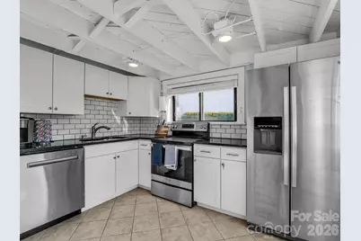 609 Edgewood Avenue, Hendersonville, NC 28792 - Photo 11