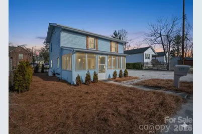 609 Edgewood Avenue, Hendersonville, NC 28792 - Photo 1