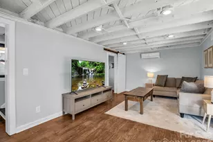 609 Edgewood Ave, Hendersonville, NC 28792 - Photo 7